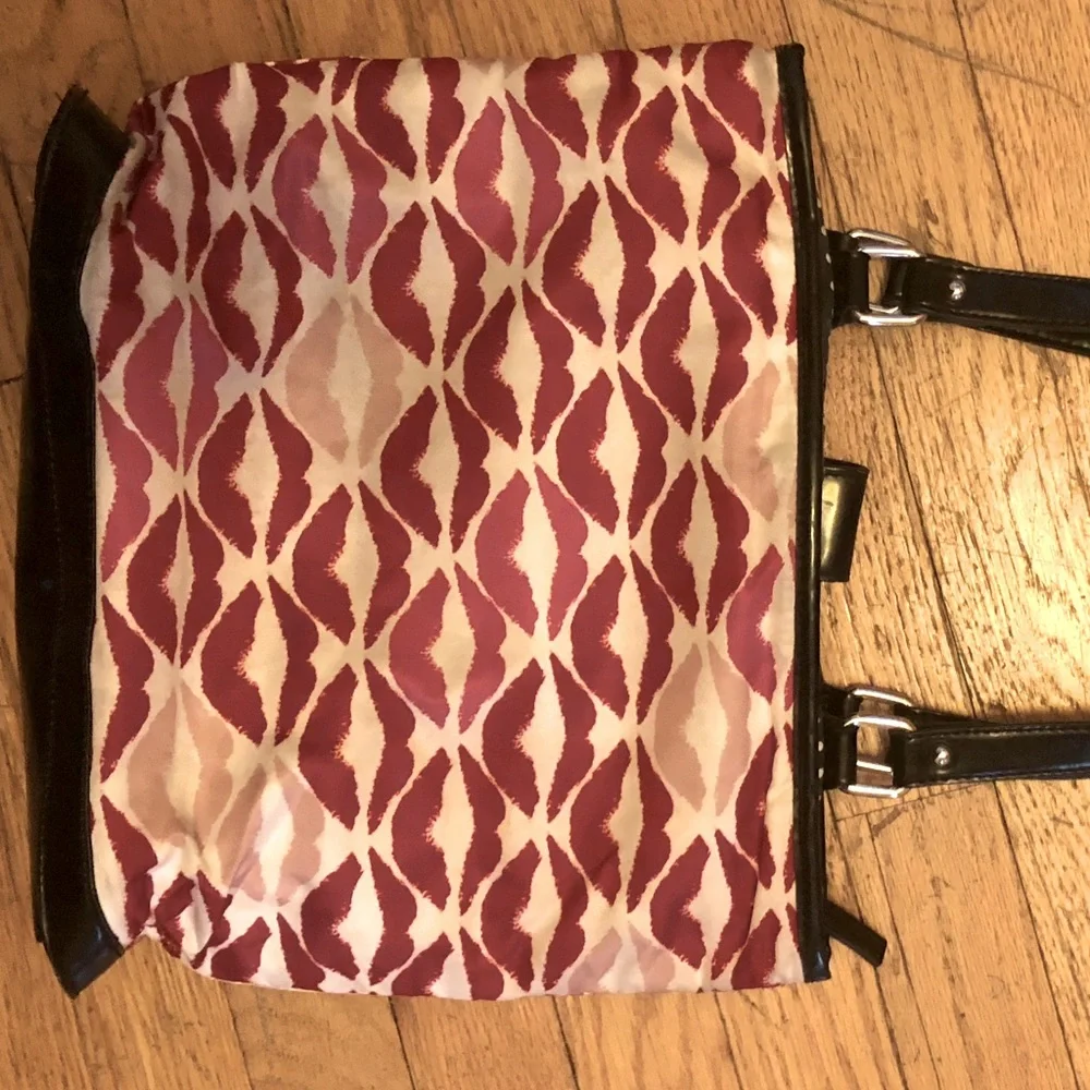 👄Lip Print Purse👄 - Picture 2 of 4